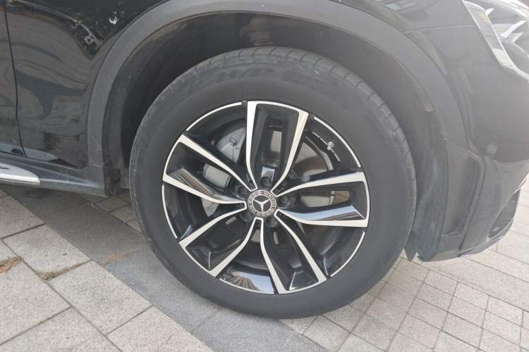 Used Mercedes-Benz GLC 2020 Facelift GLC 300 L 4MATIC Dynamic Edition Right Front Wheel Hub