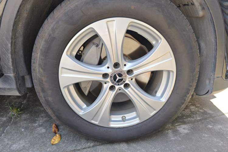 Used Mercedes-Benz GLC 2020 Facelifted GLC 260 L 4MATIC Dynamic Edition Right Front Wheel Hub