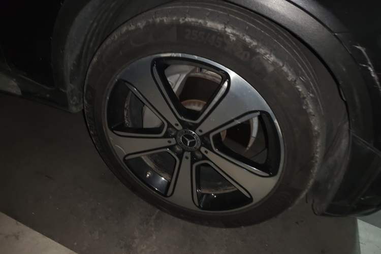 Used Mercedes-Benz GLC 2020 GLC 300 L 4MATIC Luxury Model Right Front Wheel Hub