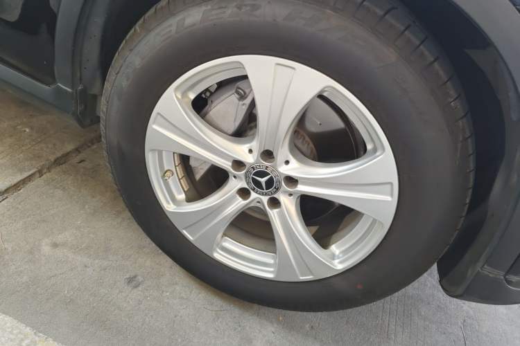 Used Mercedes-Benz GLC 2020 Facelifted GLC 260 L 4MATIC Dynamic Edition Right Front Wheel Hub