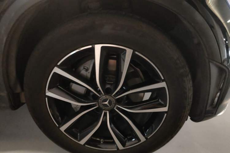 Used Mercedes-Benz GLC 2020 Facelift GLC 300 L 4MATIC Dynamic Edition Right Front Wheel Hub