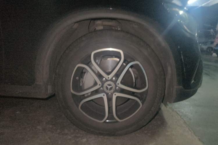 Used Mercedes-Benz GLC 2020 Facelifted GLC 260 L 4MATIC Dynamic Edition Right Front Wheel Hub