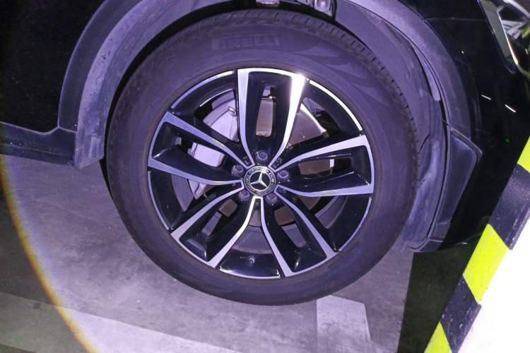 Used Mercedes-Benz GLC 2020 GLC 300 L 4MATIC Dynamic Edition Right Front Wheel Hub