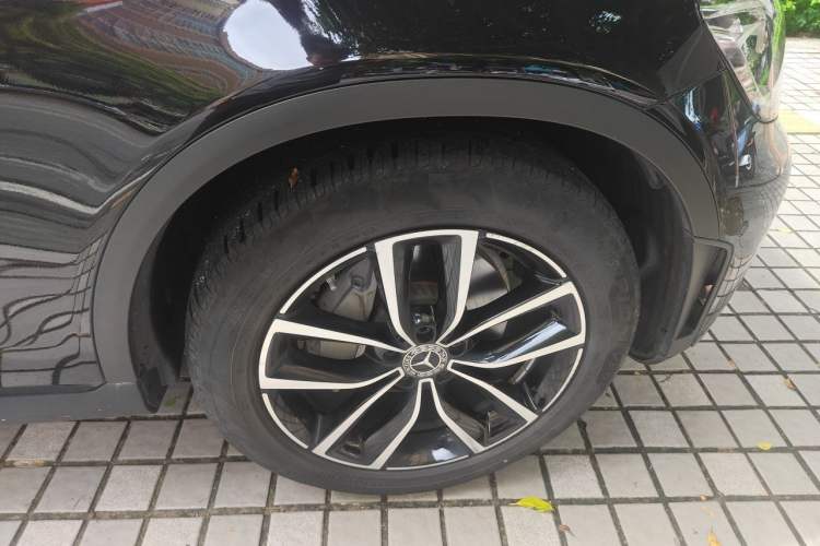 Used Mercedes-Benz GLC 2020 Facelift GLC 260 L 4MATIC Luxury Edition Right Front Wheel Hub