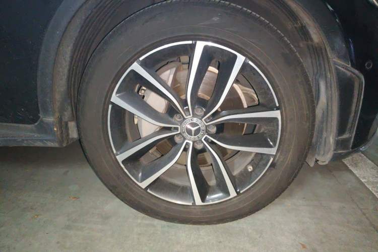 Used Mercedes-Benz GLC 2020 GLC 300 L 4MATIC Dynamic Edition Right Front Wheel Hub