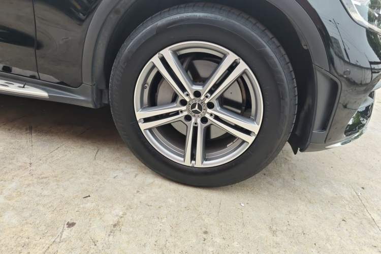 Used Mercedes-Benz GLC 2020 GLC 260 L 4MATIC Luxury Model Right Front Wheel Hub