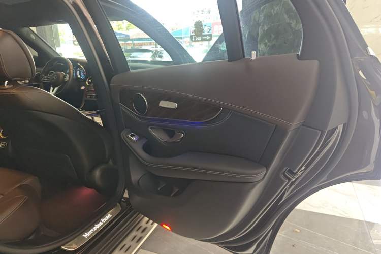 Used Mercedes-Benz GLC 2020 Facelift GLC 300 L 4MATIC Dynamic Edition Right Rear Door Interior