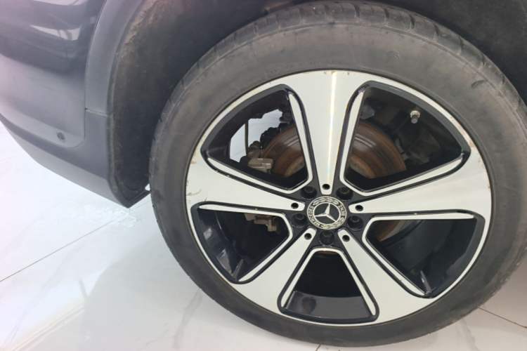 Used Mercedes-Benz GLC 2020 GLC 300 L 4MATIC Luxury Model Right Rear Wheel Hub