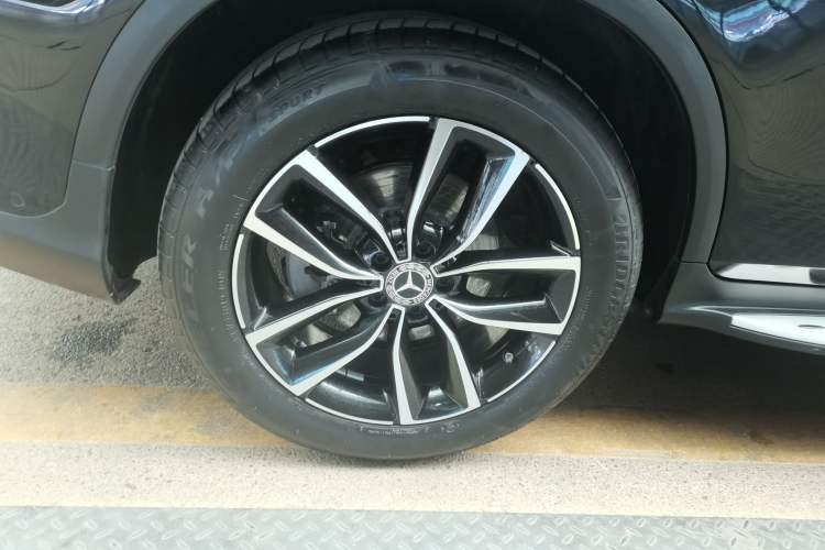 Used Mercedes-Benz GLC 2020 GLC 300 L 4MATIC Dynamic Edition Right Rear Wheel Hub