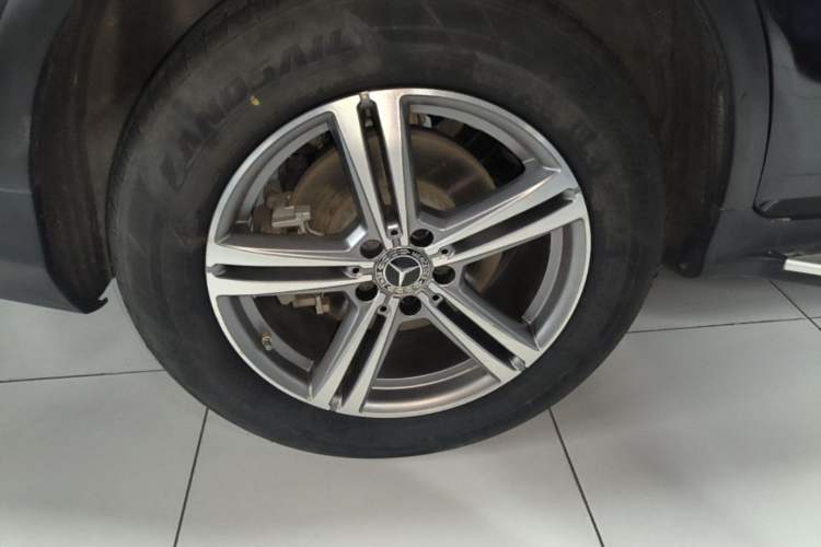 Used Mercedes-Benz GLC 2020 Facelift GLC 260 L 4MATIC Luxury Edition Right Rear Wheel Hub