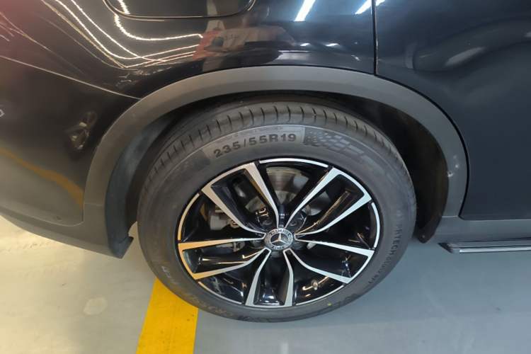 Used Mercedes-Benz GLC 2020 Facelift GLC 260 L 4MATIC Luxury Edition Right Rear Wheel Hub
