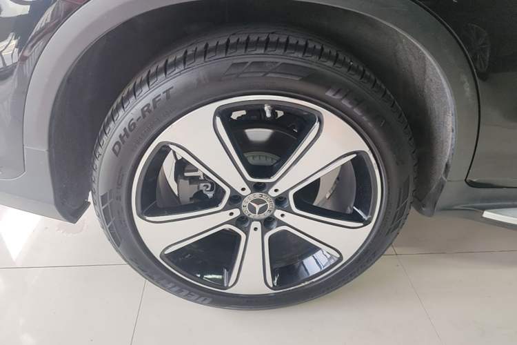 Used Mercedes-Benz GLC 2020 GLC 300 L 4MATIC Luxury Model Right Rear Wheel Hub