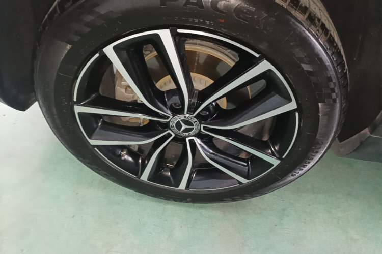 Used Mercedes-Benz GLC 2020 Facelift GLC 260 L 4MATIC Luxury Edition Right Rear Wheel Hub