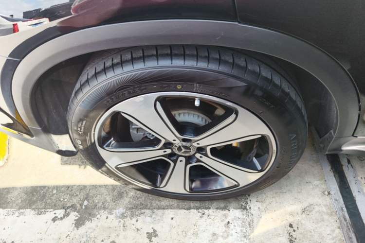 Used Mercedes-Benz GLC 2020 Facelifted GLC 300 L 4MATIC Luxury Edition Right Rear Wheel Hub
