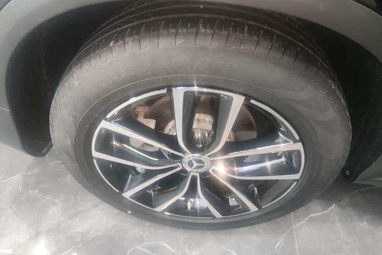 Used Mercedes-Benz GLC 2020 GLC 300 L 4MATIC Luxury Model Right Rear Wheel Hub