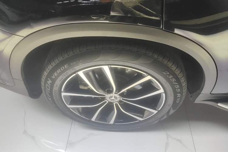 Used Mercedes-Benz GLC 2020 GLC 300 L 4MATIC Dynamic Edition Right Rear Wheel Hub