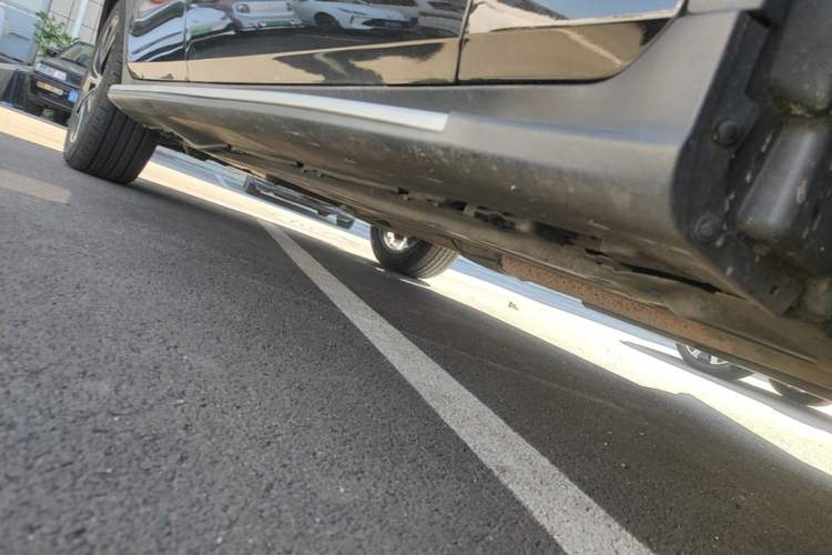 Used Mercedes-Benz GLC 2020 Facelift GLC 260 L 4MATIC Luxury Edition Right Side Sill