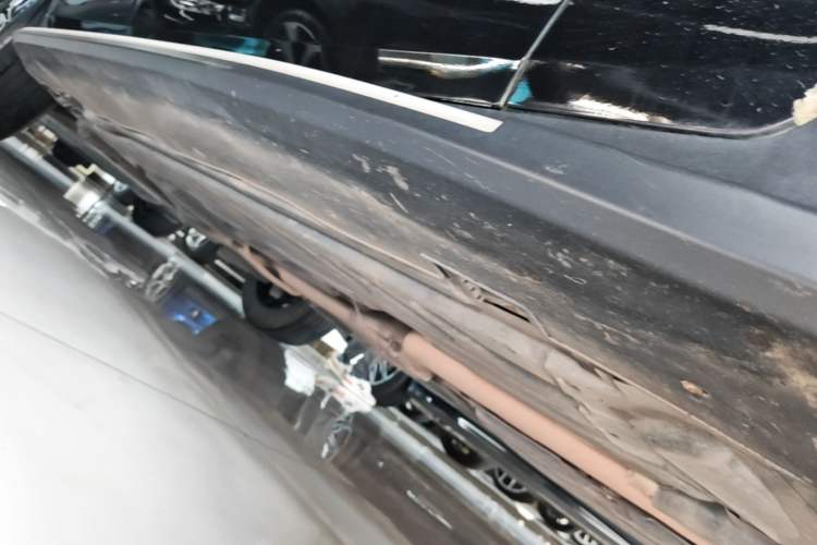 Used Mercedes-Benz GLC 2020 GLC 260 L 4MATIC Luxury Model Right Side Sill