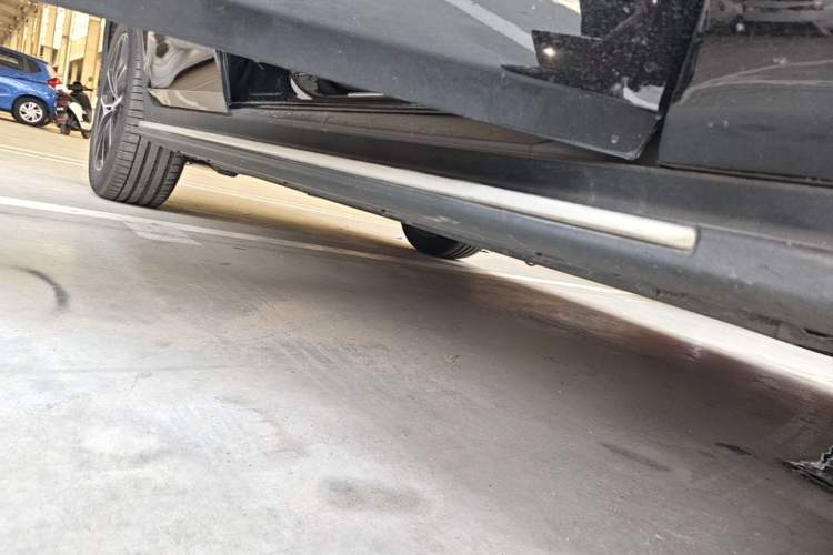 Used Mercedes-Benz GLC 2020 Facelift GLC 300 L 4MATIC Dynamic Edition Right Side Sill