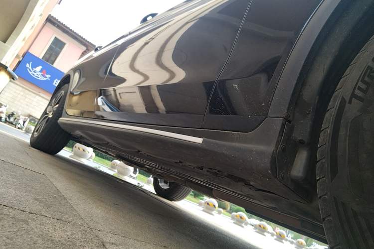 Used Mercedes-Benz GLC 2020 GLC 260 L 4MATIC Luxury Model Right Side Sill