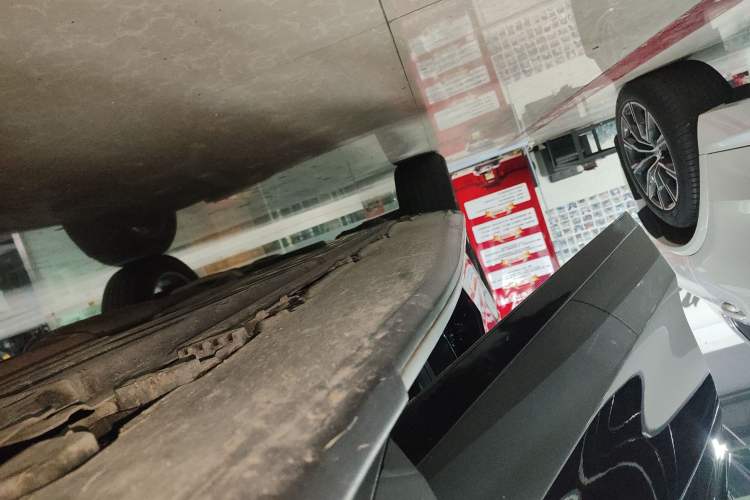 Used Mercedes-Benz GLC 2020 GLC 260 L 4MATIC Luxury Model Right Side Sill