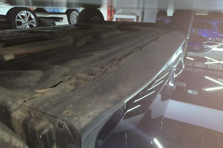 Used Mercedes-Benz GLC 2020 Facelift GLC 260 L 4MATIC Luxury Edition Right Side Sill