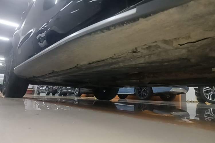Used Mercedes-Benz GLC 2020 GLC 260 L 4MATIC Dynamic Model Right Side Sill
