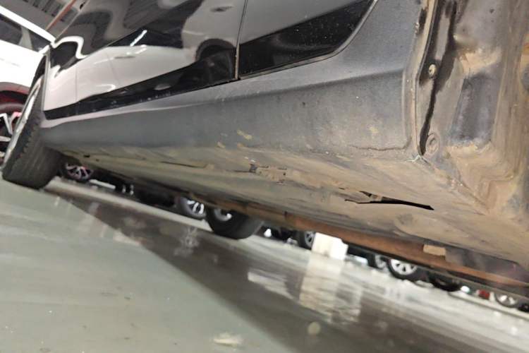 Used Mercedes-Benz GLC 2020 GLC 260 L 4MATIC Dynamic Model Right Side Sill