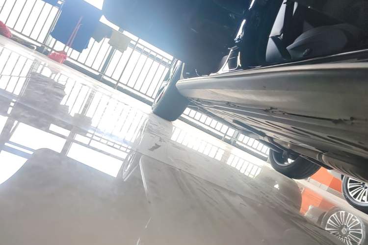 Used Mercedes-Benz GLC 2020 GLC 300 L 4MATIC Luxury Model Right Side Sill
