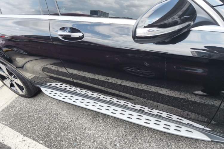 Used Mercedes-Benz GLC 2020 Facelifted GLC 300 L 4MATIC Luxury Edition Right Side Sill