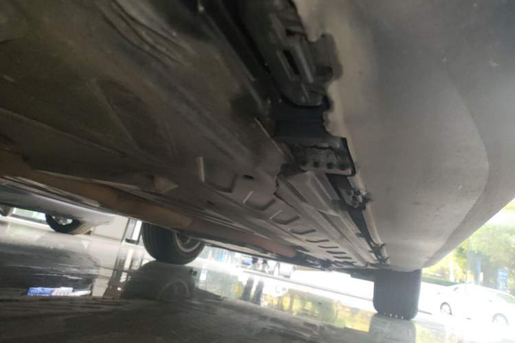 Used Mercedes-Benz GLC 2020 GLC 260 L 4MATIC Luxury Model Right Side Sill