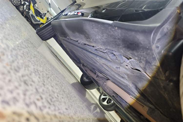 Used Mercedes-Benz GLC 2020 Facelifted GLC 260 L 4MATIC Dynamic Edition Right Side Sill