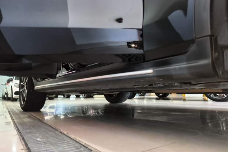 Used Mercedes-Benz GLC 2020 Facelift GLC 300 L 4MATIC Dynamic Edition Right Side Sill