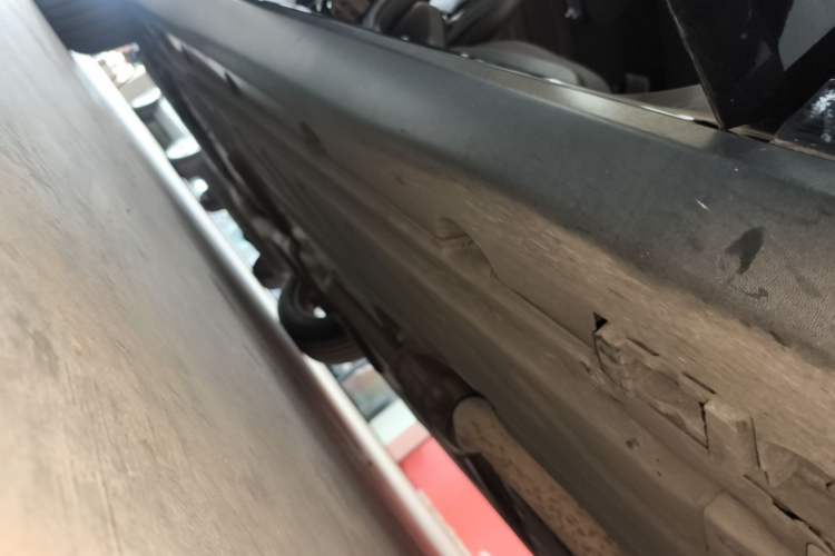 Used Mercedes-Benz GLC 2020 Facelifted GLC 260 L 4MATIC Dynamic Edition Right Side Sill