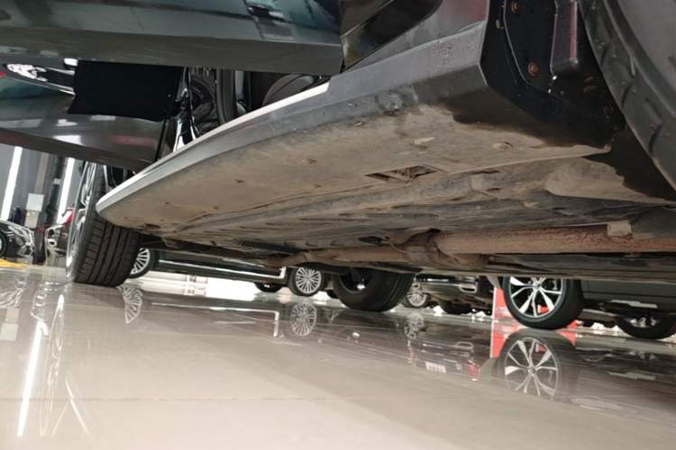 Used Mercedes-Benz GLC 2020 Facelift GLC 260 L 4MATIC Luxury Edition Right Side Sill