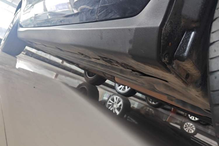 Used Mercedes-Benz GLC 2020 Facelift GLC 260 L 4MATIC Luxury Edition Right Side Sill