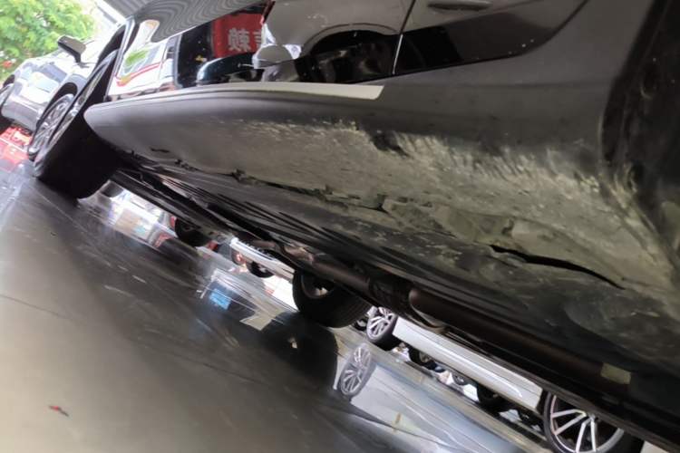 Used Mercedes-Benz GLC 2020 Facelifted GLC 260 L 4MATIC Dynamic Edition Right Side Sill