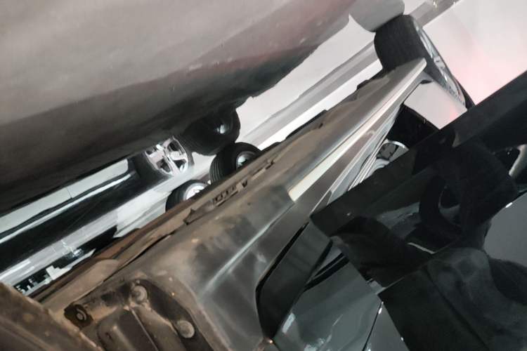 Used Mercedes-Benz GLC 2020 GLC 260 L 4MATIC Luxury Model Right Side Sill