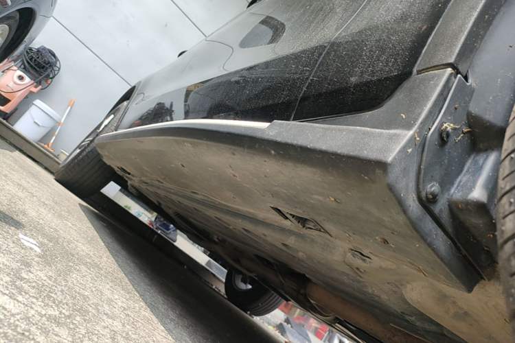Used Mercedes-Benz GLC 2020 GLC 260 L 4MATIC Luxury Model Right Side Sill