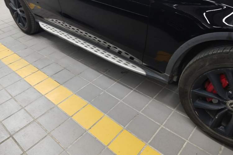 Used Mercedes-Benz GLC 2020 GLC 300 L 4MATIC Dynamic Edition Right Side Sill