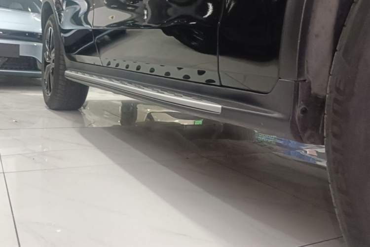 Used Mercedes-Benz GLC 2020 Facelift GLC 260 L 4MATIC Luxury Edition Right Side Sill