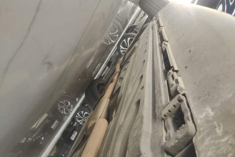 Used Mercedes-Benz GLC 2020 GLC 300 L 4MATIC Dynamic Edition Right Side Sill