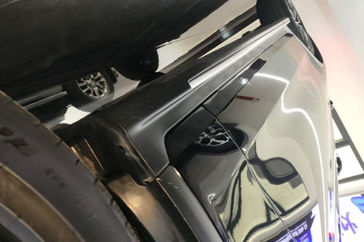 Used Mercedes-Benz GLC 2020 Facelift GLC 300 L 4MATIC Dynamic Edition Right Side Sill