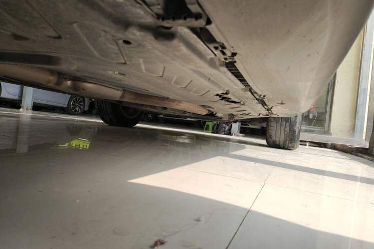 Used Mercedes-Benz GLC 2020 GLC 260 L 4MATIC Luxury Model Right Side Sill