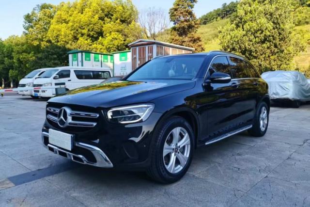 Ojetý Mercedes-Benz GLC 2020 GLC 260 L 4MATIC Dynamic Model