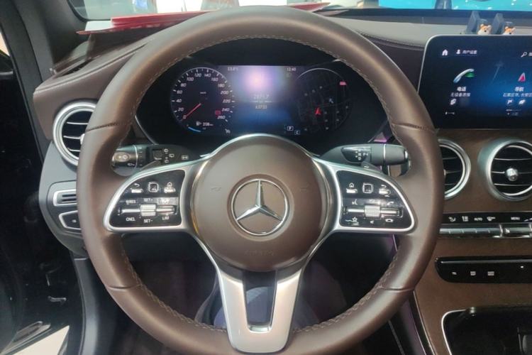 Used Mercedes-Benz GLC 2020 GLC 260 L 4MATIC Luxury Model Steering Wheel