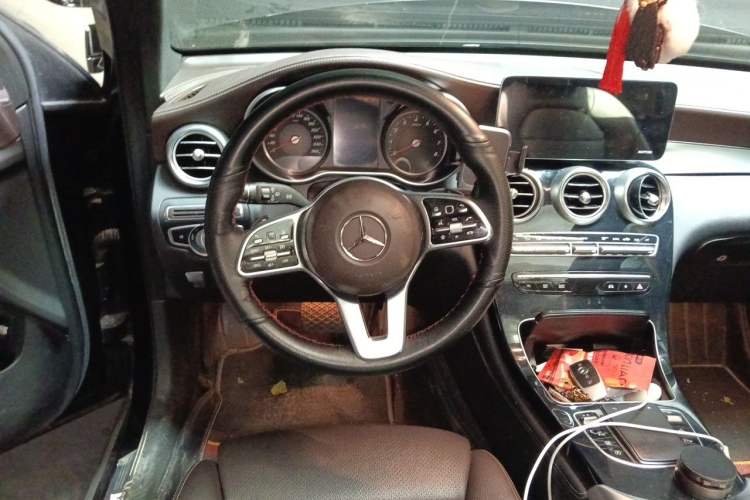 Used Mercedes-Benz GLC 2020 GLC 260 L 4MATIC Dynamic Model Steering Wheel