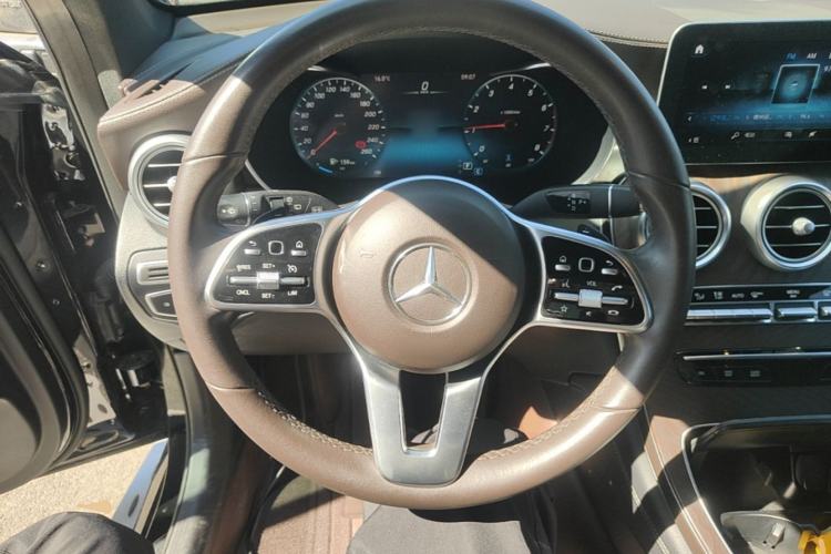 Used Mercedes-Benz GLC 2020 Facelift GLC 260 L 4MATIC Luxury Edition Steering Wheel