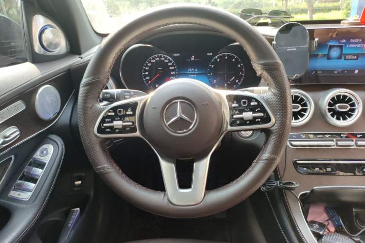 Used Mercedes-Benz GLC 2020 Facelift GLC 260 L 4MATIC Luxury Edition Steering Wheel