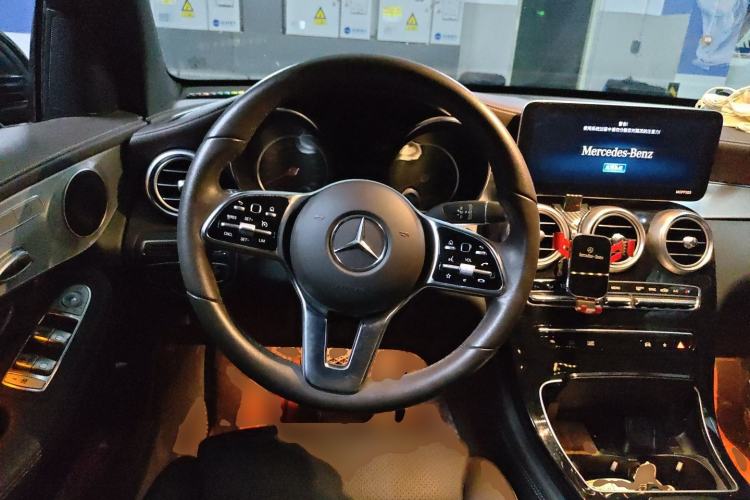 Used Mercedes-Benz GLC 2020 GLC 260 L 4MATIC Dynamic Model Steering Wheel